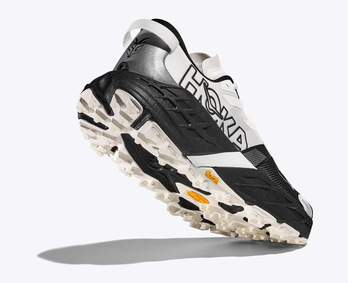 Black / White