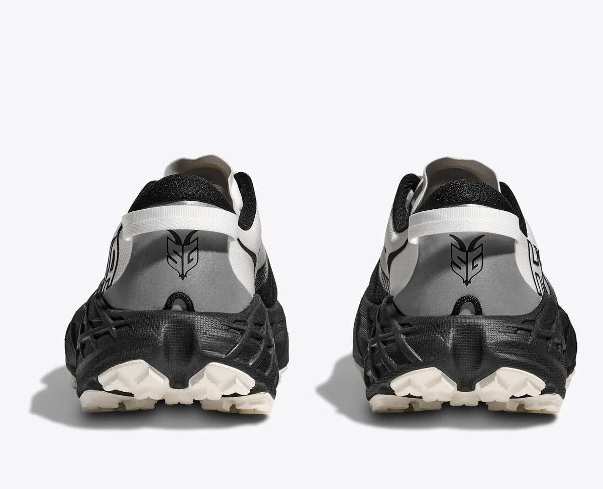 Black / White
