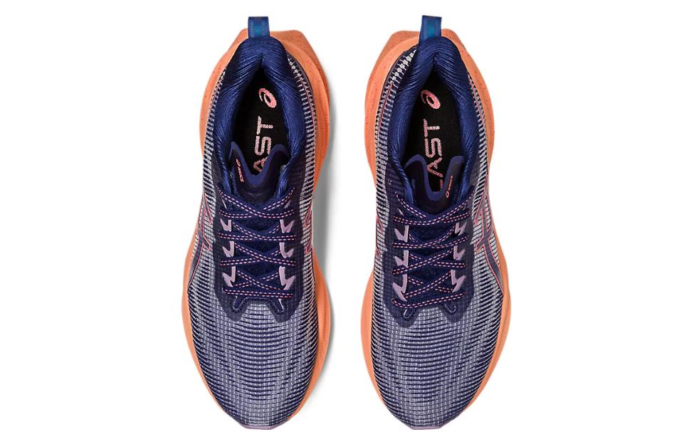 Asics Novablast 3 LE Dömu